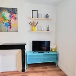 Contemporain Avec Terrasse En Centre Apartmán Lisieux