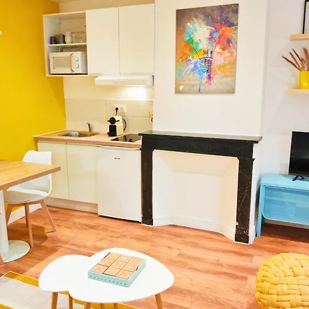 Contemporain Avec Terrasse En Centre *